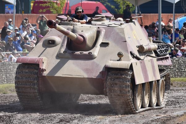 The Jagdpanther tank destroyer with the 8.8 cm KwK 43, a modified version of the PaK 43 anti-tank gun. Image by Alan Wilson CC BY-SA 2.0