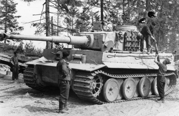 A Tiger from the 502nd Heavy Tank Battalion taken in August 1943. Image from Bundesarchiv CC BY-SA 3.0 de.