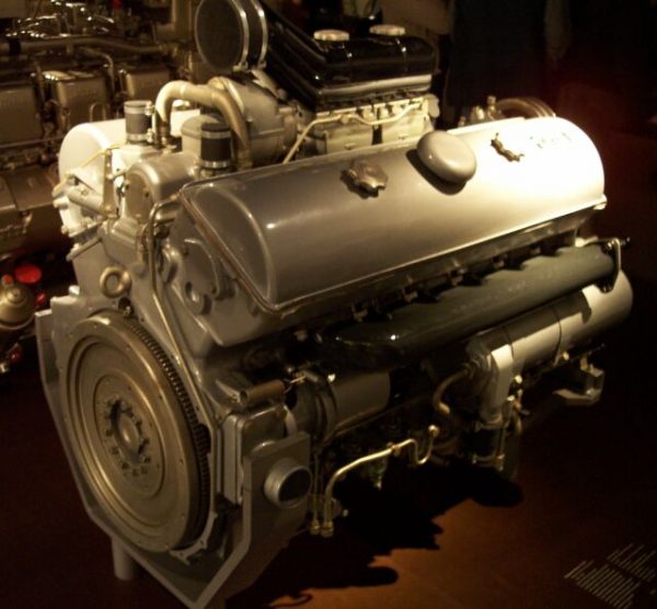 The 300 horsepower Maybach HL 120TRM engine used in most Panzer IV production models. Photo Stahlkocher CC BY-SA 3.0
