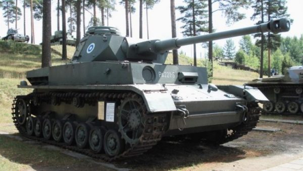 The Ausf. J was the final production model, and was greatly simplified compared to earlier variants to speed construction. This shows an exported Finnish model. Photo Balcer CC BY 2.5