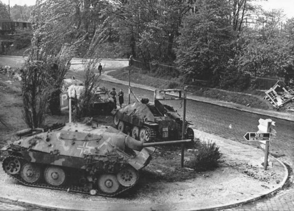 Tank Destroyers on the Eastern Front – 1945